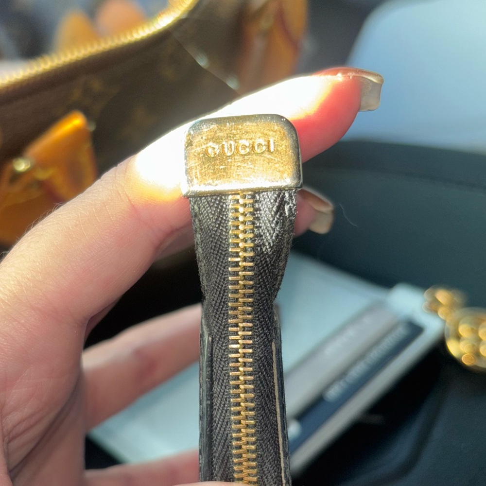 Authentic Gucci Key Pouch - Picture 3 of 6